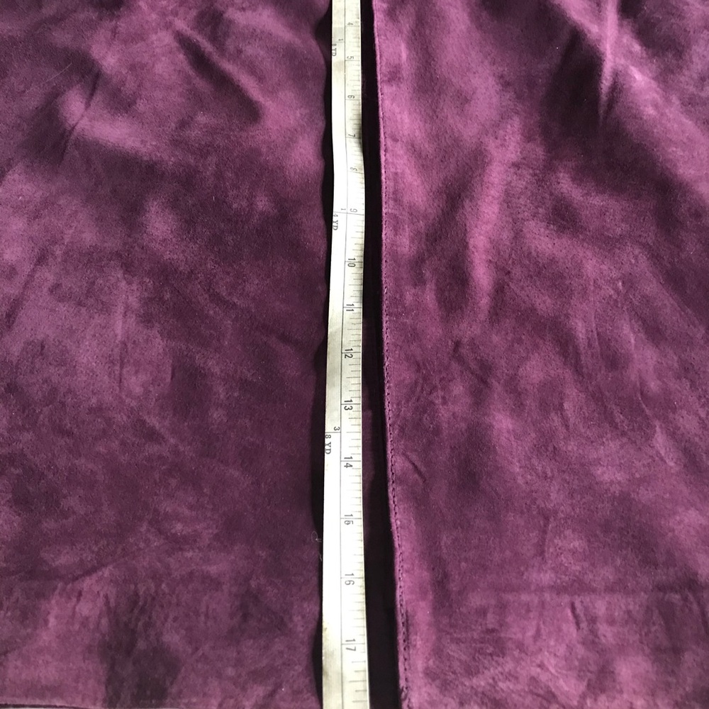 Elegant unworn high quality suede Midi Skirt - Eggplant 
Size 12 Brandon Thomas - Picture 7 of 11